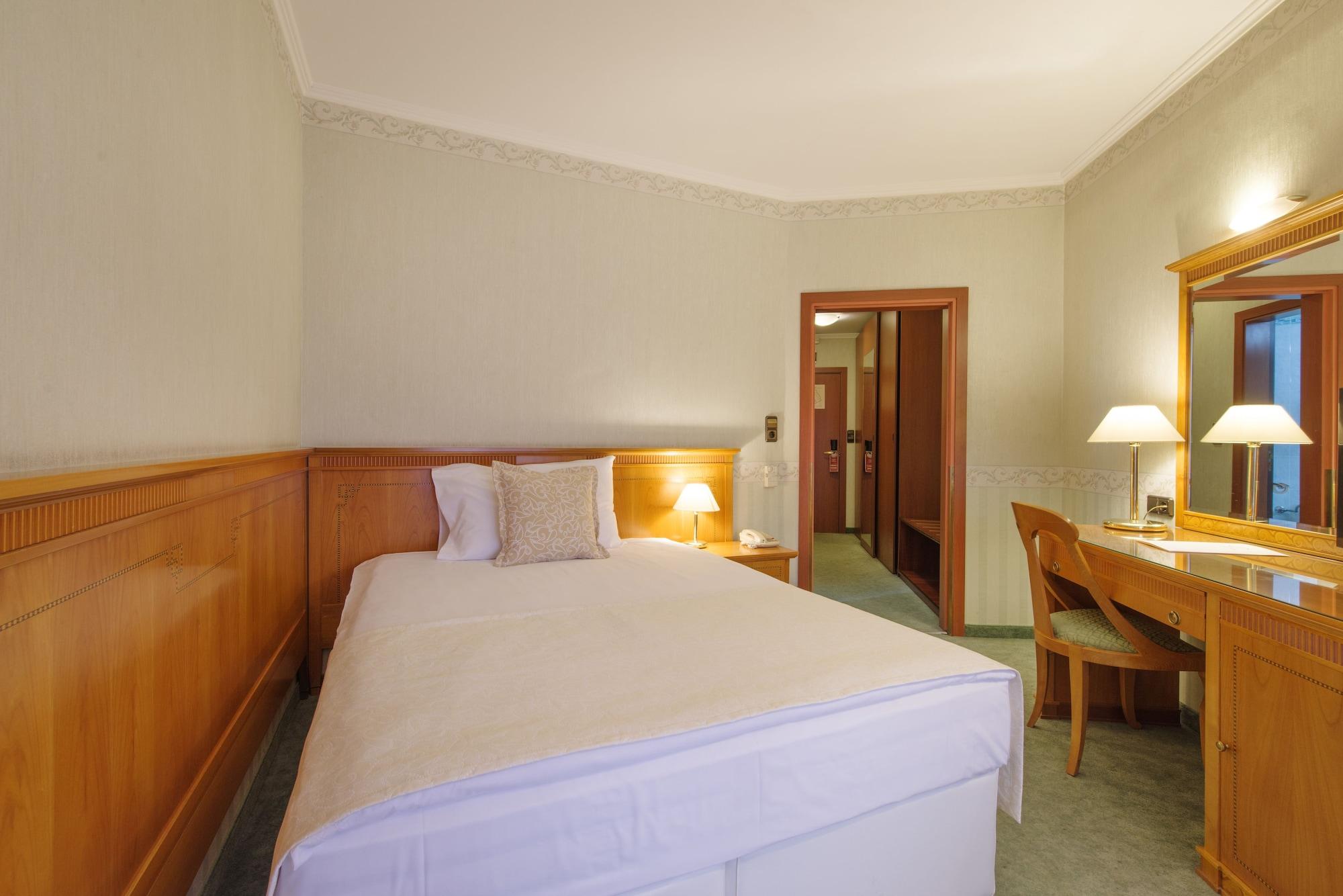 Hotel Downtown - Location In The Heart Of Sofia