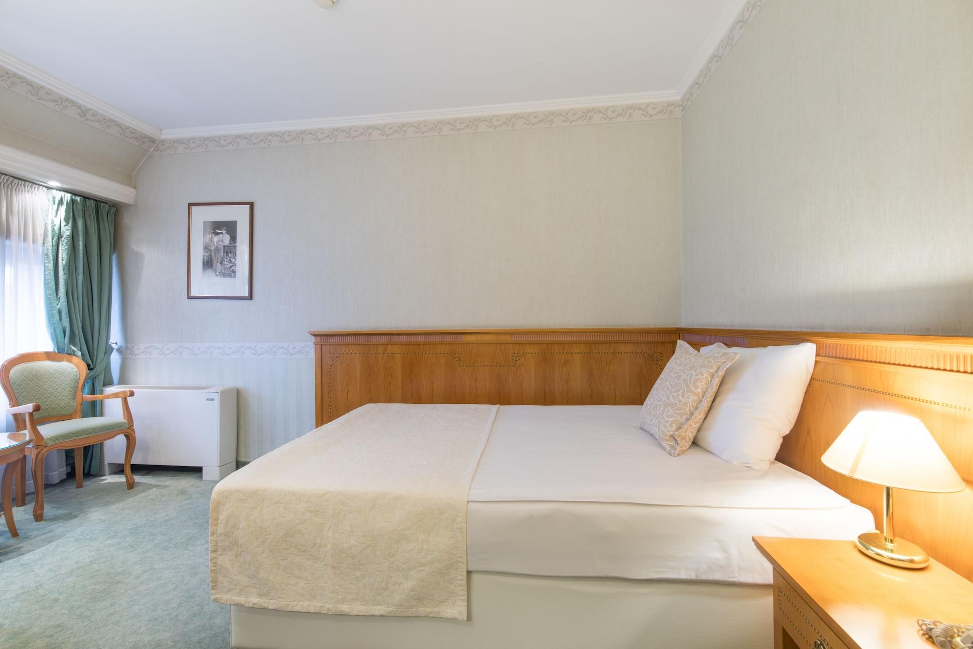 Downtown - Location In The Heart Of Hotel 4*
