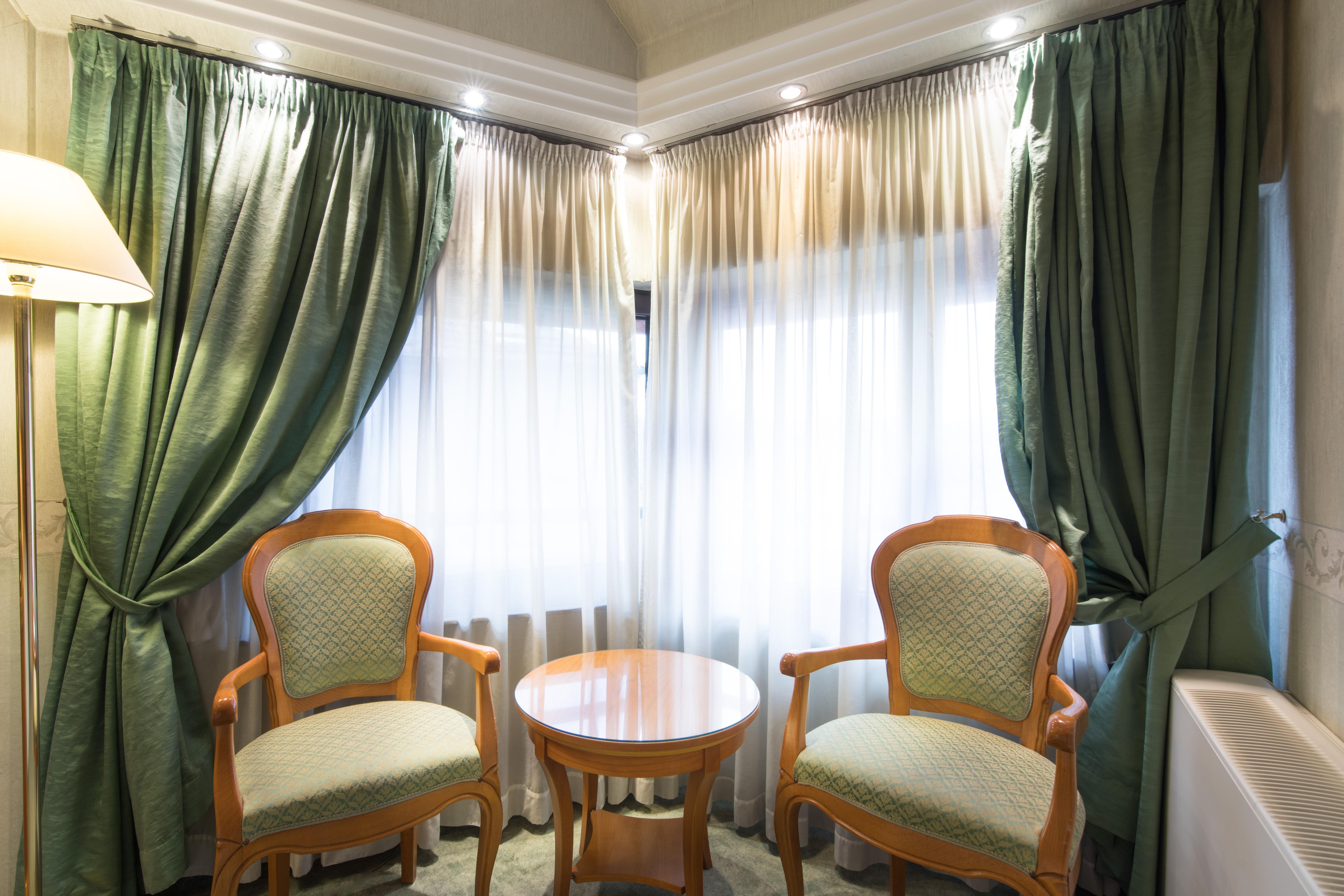 Hotel Downtown - Location In The Heart Of 4*