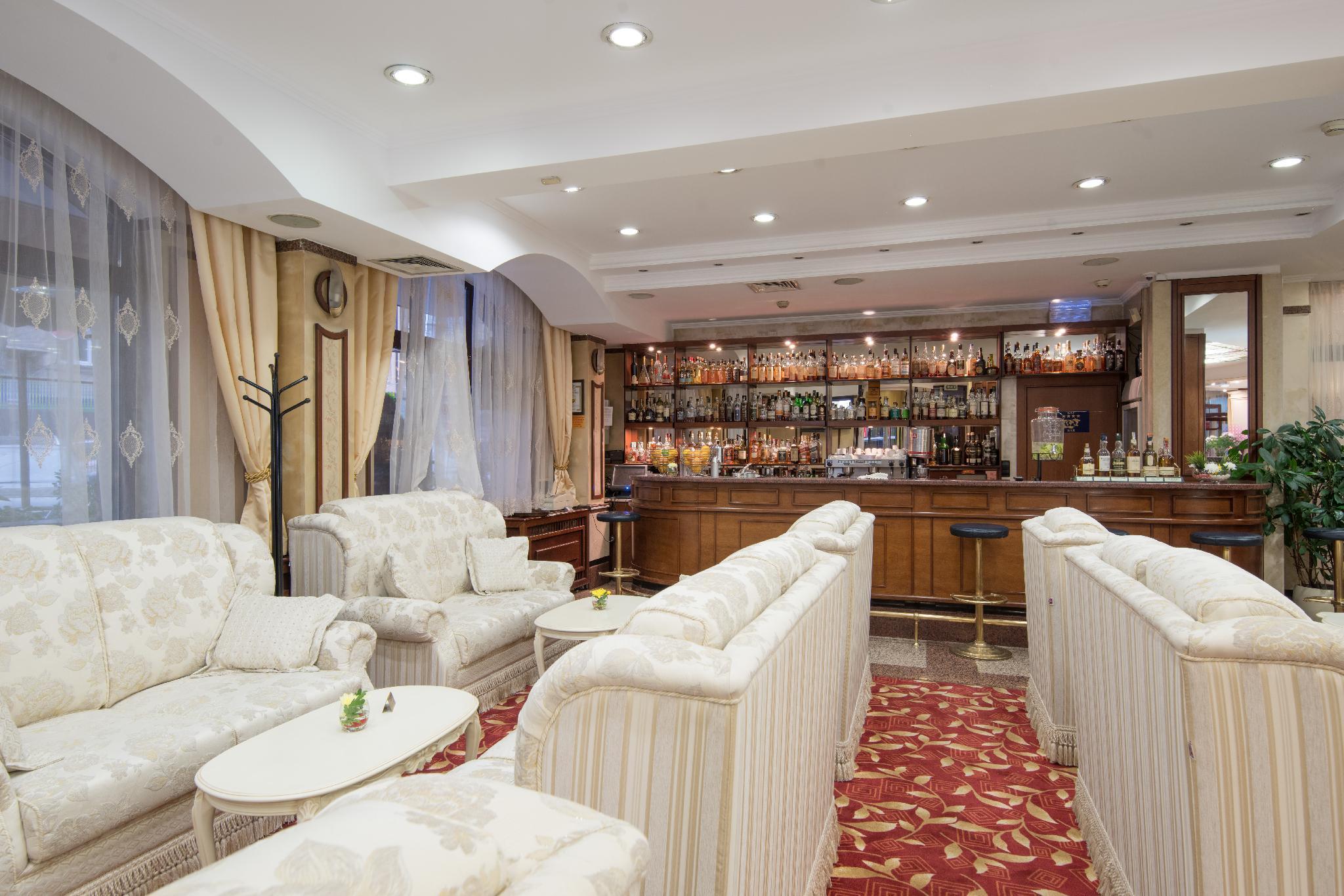 Downtown - Location In The Heart Of Hotel