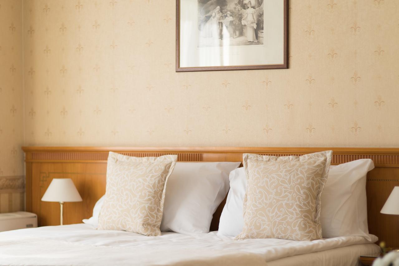 Hotel Downtown - Location In The Heart Of 4*